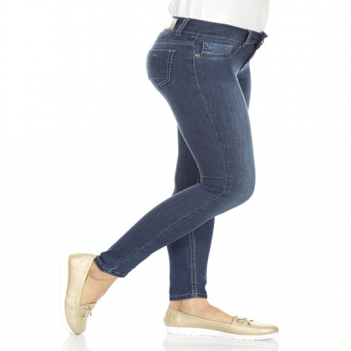 What are  you wearing? (blue pants) phrase image